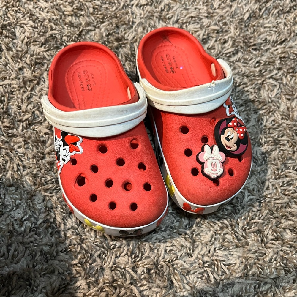 Crocs mine mouse
